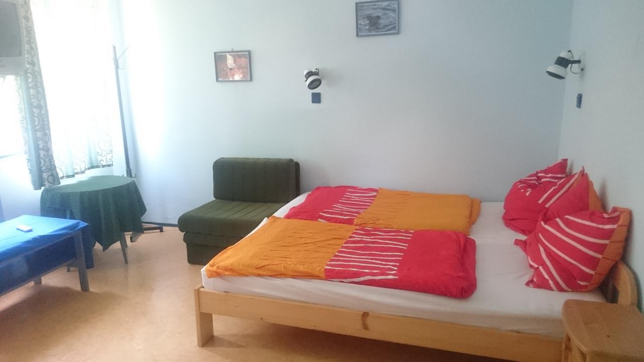 Piccolo Panzio Bed & Breakfast Balatonfenyves Exterior foto